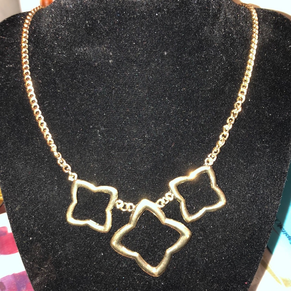 Gold chain necklace set